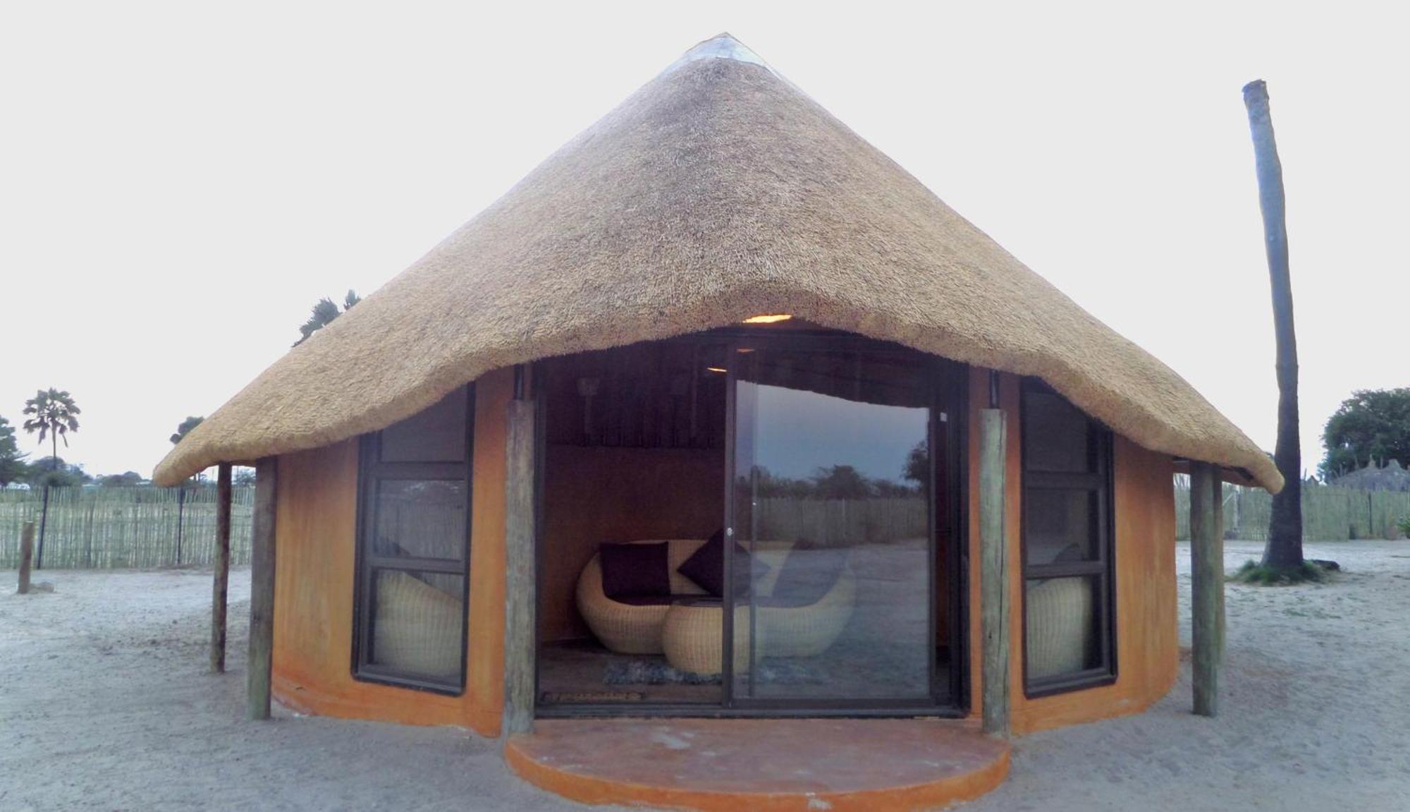 Ongula Village Homestead Lodge Omupumba Quarto foto