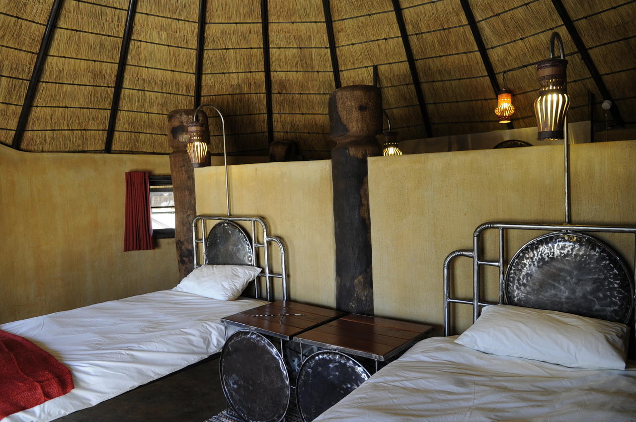 Ongula Village Homestead Lodge Omupumba Exterior foto